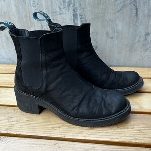 Fluevog Black Leather Chelsea Boots, size 9.5
